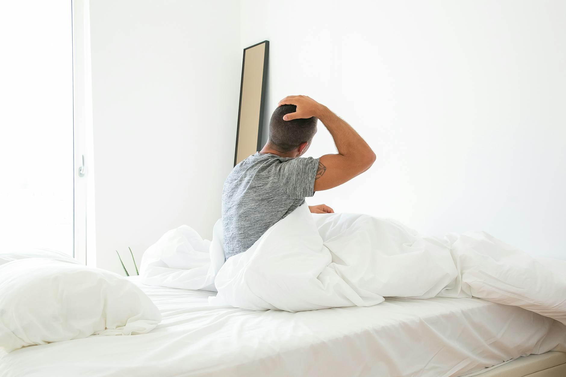 6 estiramientos suaves antes de dormir para descansar mejor