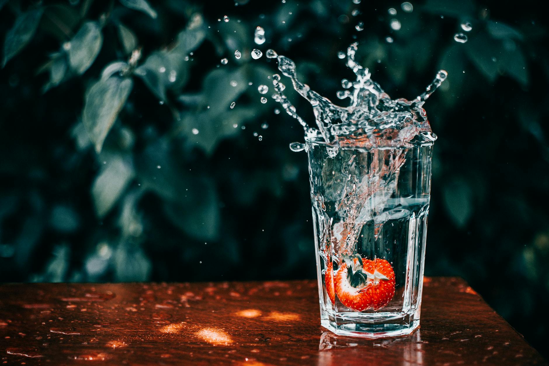 1日にどれくらい水を飲むべき?