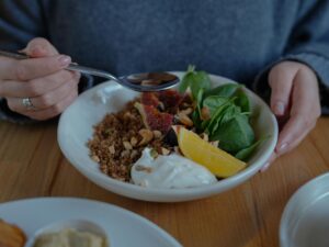 Magnesium Deficiency: 7 Signs and How to Fix It With Food