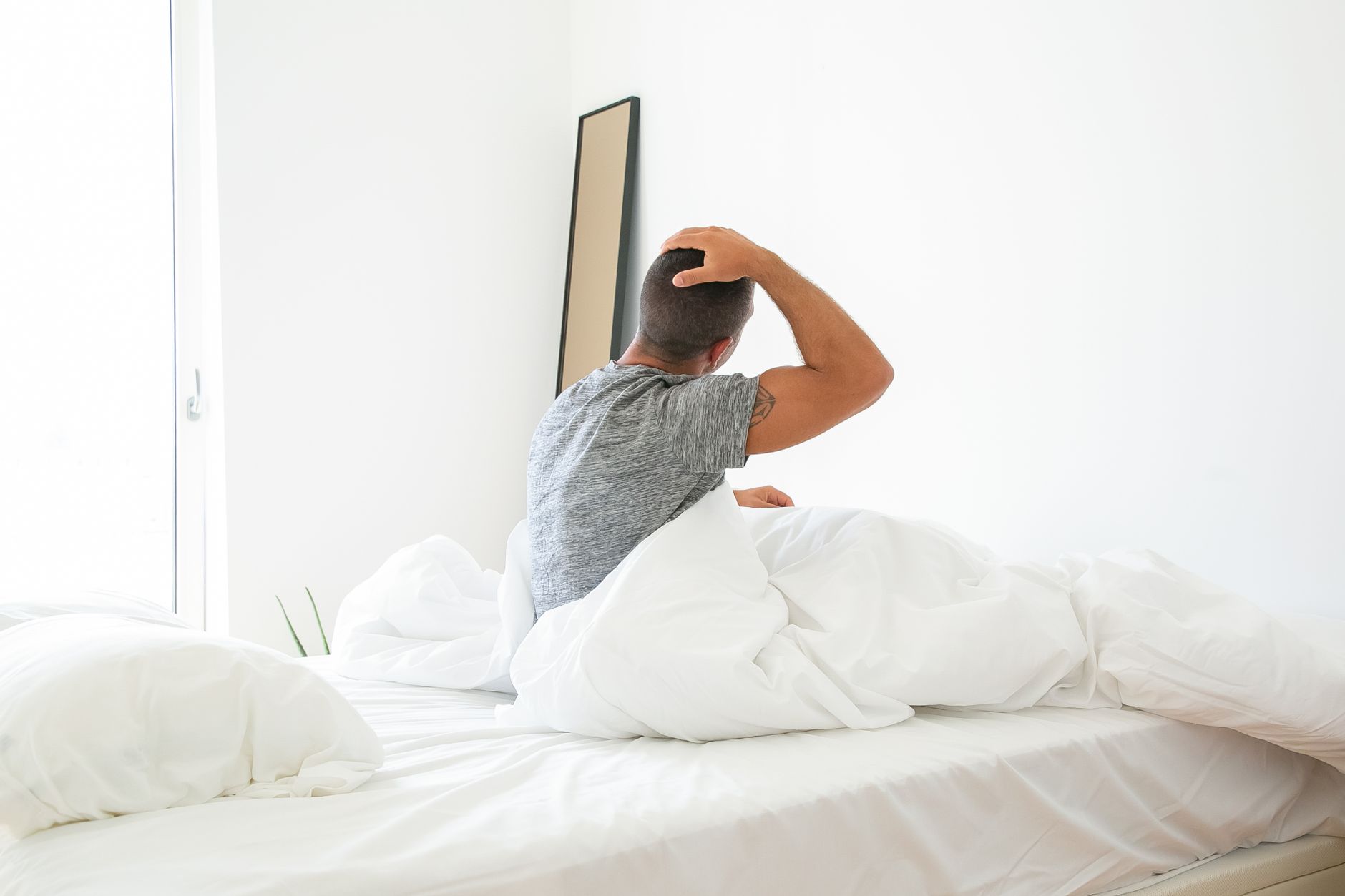 6 estiramientos suaves antes de dormir para descansar mejor