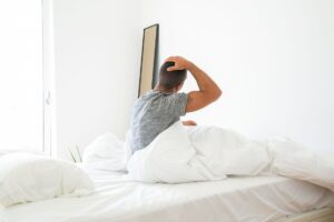 ぐっすり眠るための、寝る前のやさしいストレッチ6つ